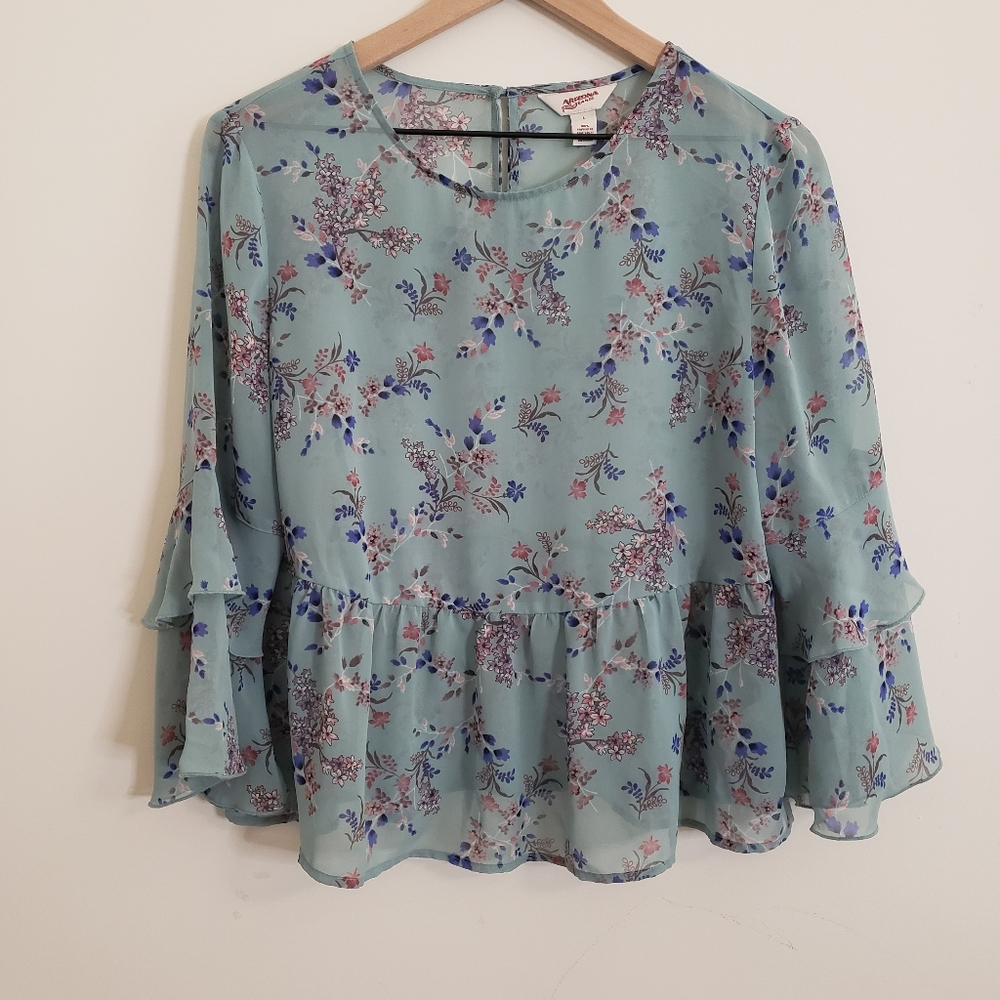 Arizona Jean Co. Floral Blouse
